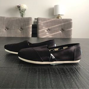 Womens Toms black canvas shoes